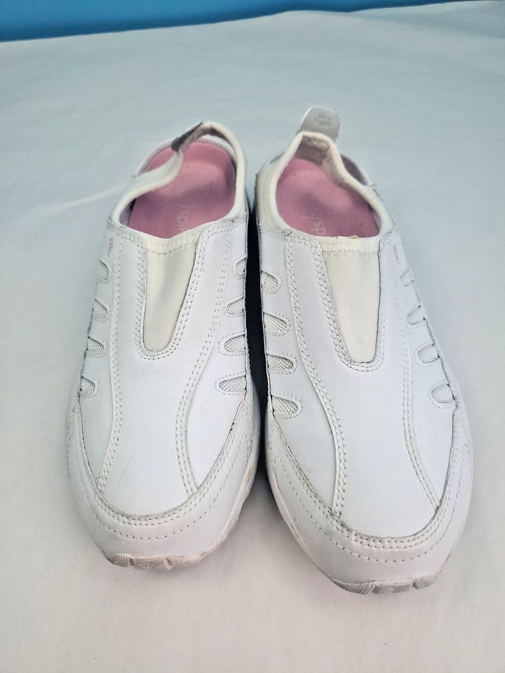 Easy Spirit Sz 7 White Leather Slip On Walking Shoes Sneaker Mules Pink Accents - Picture 2 of 12